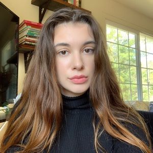 Meet your Posher, Caitlyn